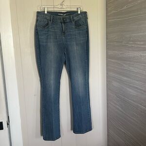 Old Navy size 14 curvy mid-rise jean